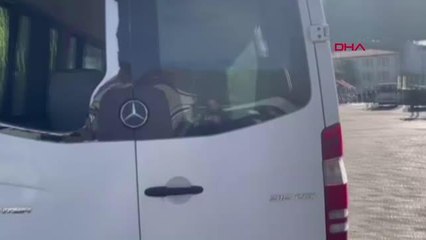 HUSUMETLİLERİN SİLAHLI BIÇAKLI KAVGASINDA YOLDA YÜRÜRKEN VURULAN KİŞİ ÖLDÜ, 2 YARALI