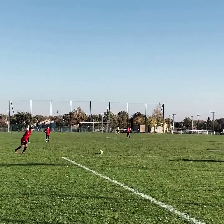 U14 : Le joli coup franc de Mathys contre l'entente Louge-Touch