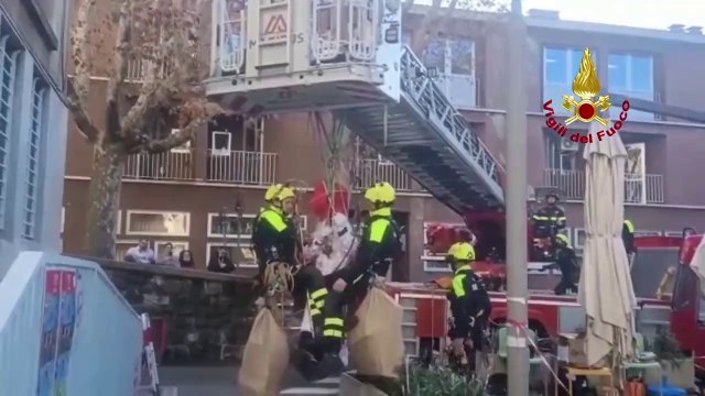 Arrivano in volo i doni per i bambini dell'Ospedale Burgo Garofalo