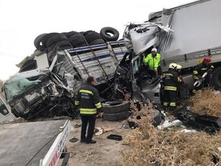 KONYA'DA 3 TIR'IN KARIŞTIĞI KAZADA; 2 ÖLÜ, 1 YARALI