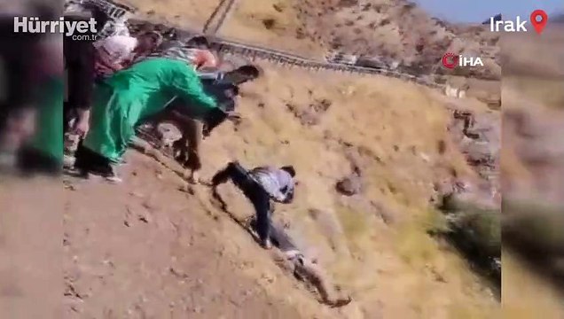 Uçuruma sürüklenen araçtan insan zinciriyle kurtuldu