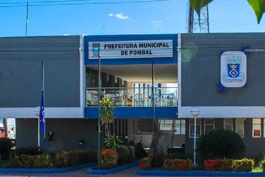 Vereador diz que prefeitura de Pombal se negou a consertar buracos em ruas que serão asfaltadas