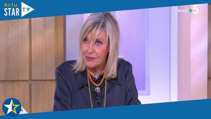 "Il y avait tout le monde à poil" : Chantal Ladesou révèle dans C à vous avoir déjà participé à un f
