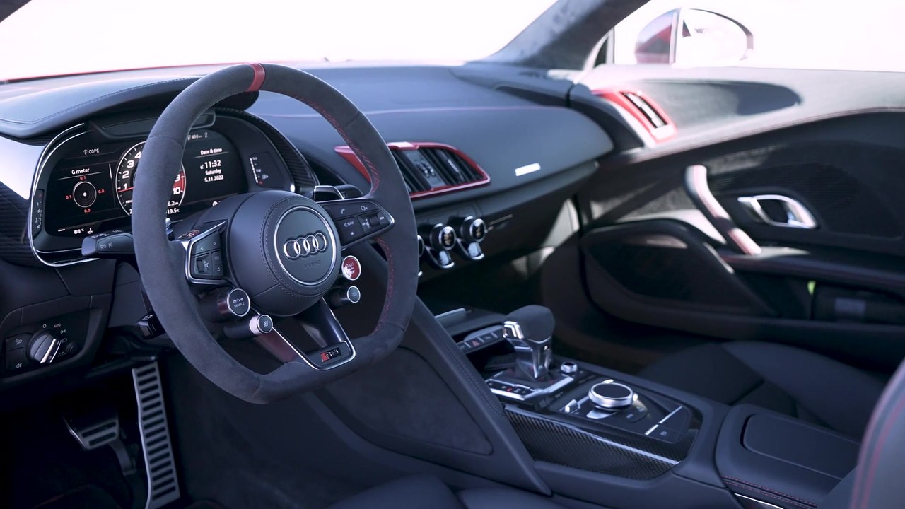Audi R8 Coupé V10 GT RWD Interior Design in Tango Red
