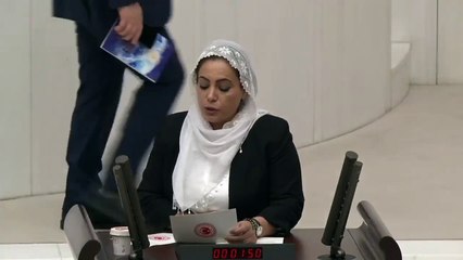 HDP'li Remziye Tosun Meclis'te "Operasyonlar durdurulsun" diyerek tülbendini yere attı