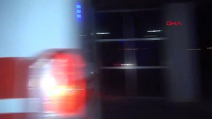 ASKERİ ARAÇ DEVRİLEREK ALEV ALDI: 3 ASKER YARALI