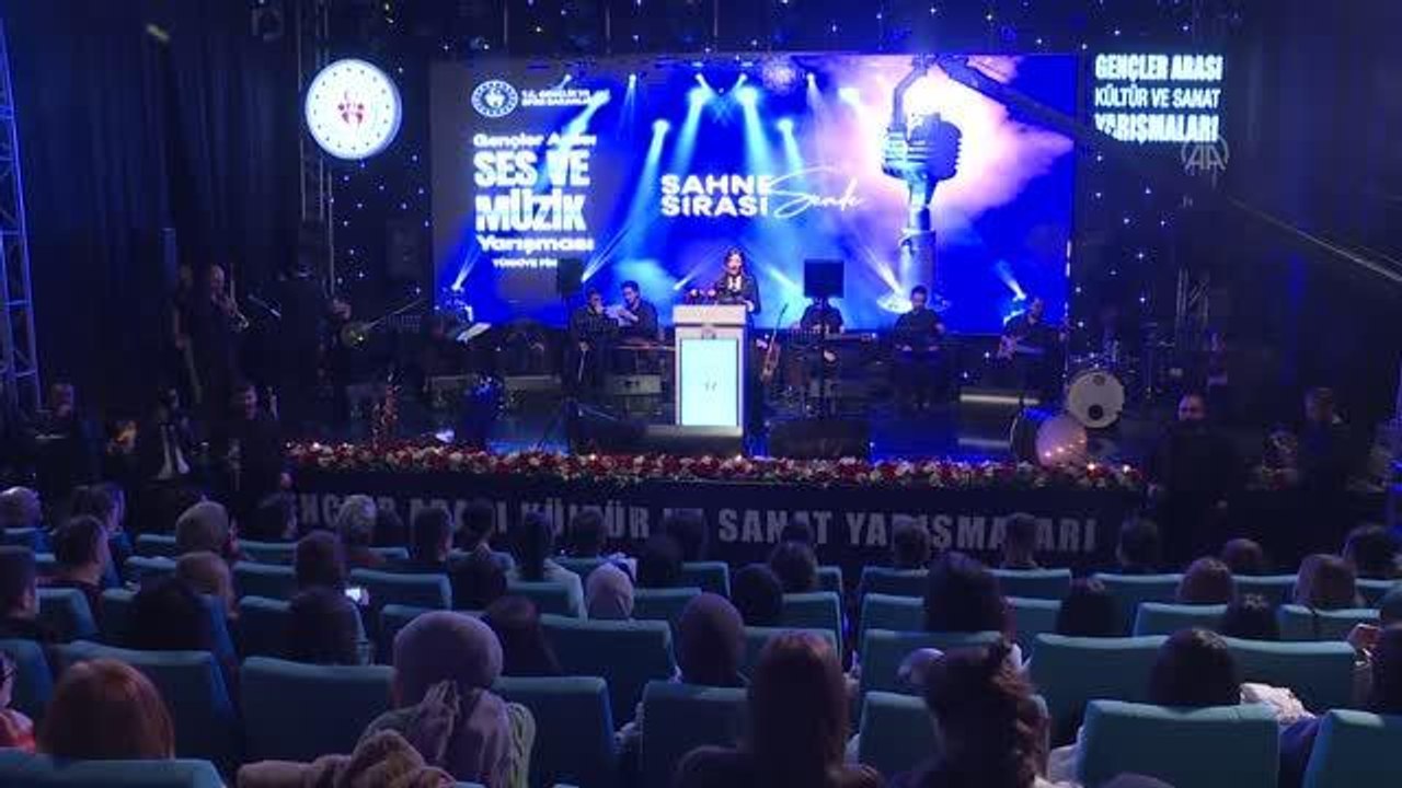 Kasapoğlu, Gençler Arası Ses ve Müzik Yarışması Türkiye Finali'nde konuştu (1)