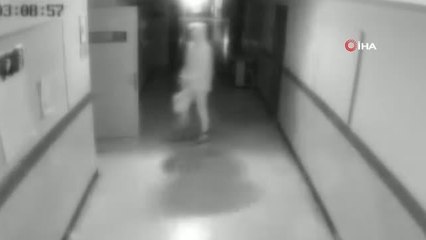 Okuldan bağış kutusunu çalıp bozuk paraları akaryakıt istasyonunda bütünlettiler: O anlar kamerada