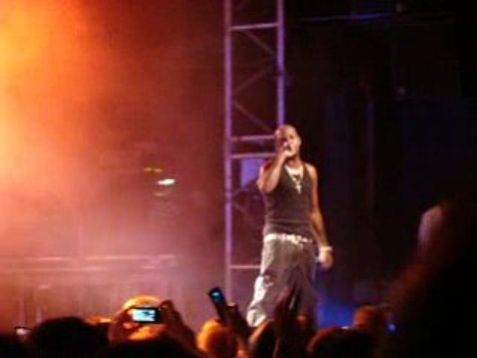 JOE - ELYSEE MONTMARTRE PARIS FEVRIER 2008