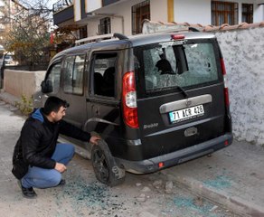 Kırıkkale'de park halindeki araca zarar verildiği anlar güvenlik kamerasında