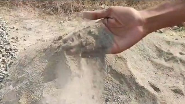 अमरपाटन:प्रधानमंत्री ग्राम सड़क योजना की लापरवाही आई सामने,ठेकेदार ने किया घटिया निर्माण