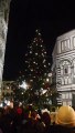 Albero di Natale a Firenze, il momento dell'accensione in piazza Duomo