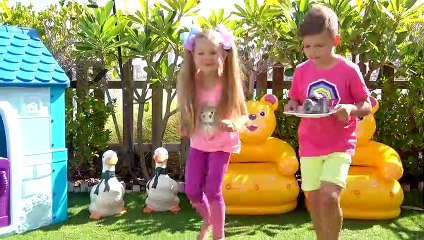 Diana and Roma play chocolate challenge with dad