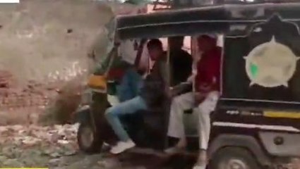 खंडवा :ऑटो स्टैंड पर फैली गंदगी ,परेशान ऑटो संचालकों ने जताया विरोध