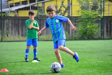 Üzerine kale direği devrilen Çaykur Rizespor'un altyapı oyuncusunun tedavisi devam ediyor
