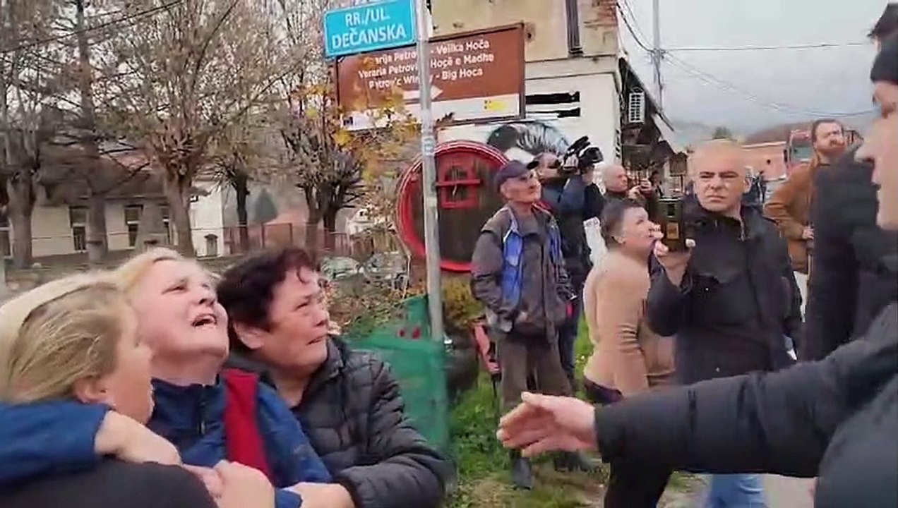 Kosovo i Metohija! Maltetiranje i otimanje imovine u Velikoj Hoči, Leposavić od strane Kosovske Policije i ROSU jedinica.Kosovo and Metohija! Malteting and seizure of property in Velika Hoča, Leposavić by the Kosovo Police and ROSU units.