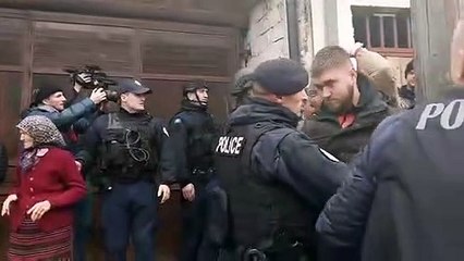 Kosovo and Metohija! Malteting and seizure of property in Velika Hoča, Leposavić by the Kosovo Police and ROSU units.