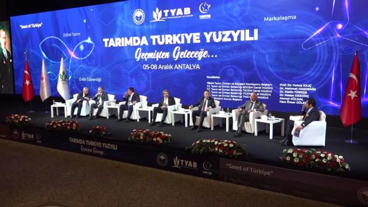 Tarım Çalıştayı'nda Çiftçiler, İktidarın Tarım Politikalarını Eleştirdi, Tarım Bakanlığı Bürokratlarından "Bu Süreçte Biraz Sabredin" Cevabı Geldi