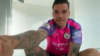 Em quarentena, goleiro Ederson parabeniza Gabriel Jesus pelo seu aniversário 