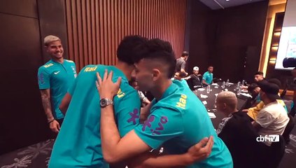 Seleção Brasileira começa a se apresentar em Seul e celebra os 61 anos de Tite