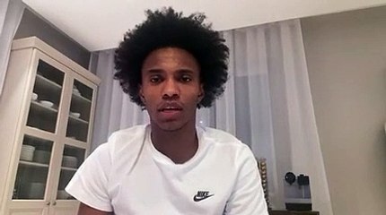 Willian relata isolamento na Inglaterra e explica negociação com Chelsea