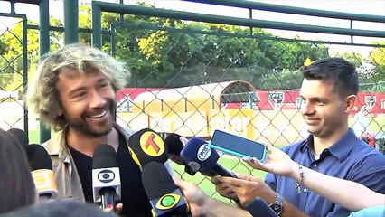 Bem humorado, Lugano fala sobre coronavírus e parada da Libertadores