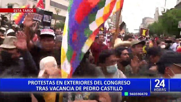 Ciudadanos marcharon en exteriores del Congreso tras vacancia de Pedro Castillo