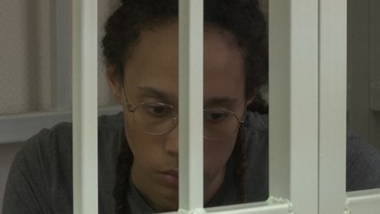 러 수감 WNBA스타 그라이너 석방...러 무기상과 맞교환 / YTN