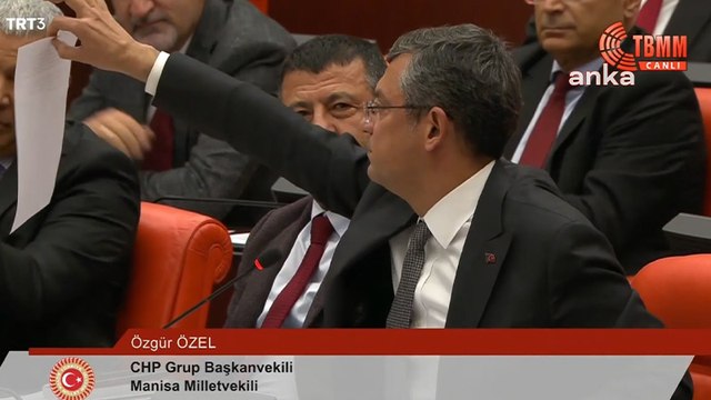 CHP'li Özel, İyi Parti'den istifa edip AKP'ye geçen Çolak'a, Erdoğan'ın sözünü hatırlattı: Eğer dürüstsen milletvekilliğinden ayrıl