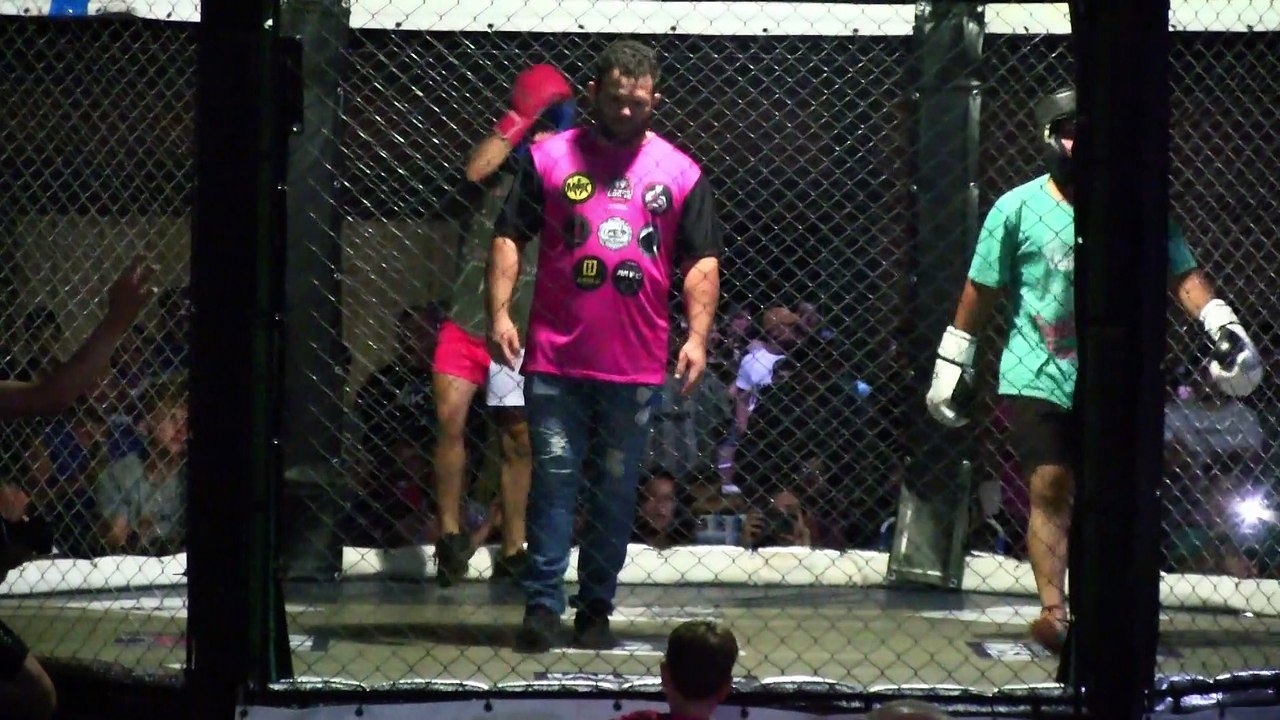 BOX EN CRUCE CABALLERO: Pelea de Exhibición entre Javier De Lara  VS. Nélson De Lara