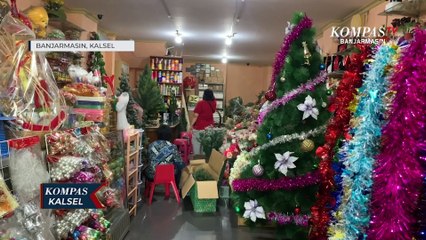 Скачать видео: Penjualan Pernak-Pernik Natal Mulai Ramai di Banjarmasin