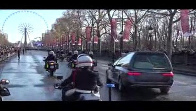 Johnny Hallyday - Hommage sur les Champs Elysées ( 9 décembre 2017 )