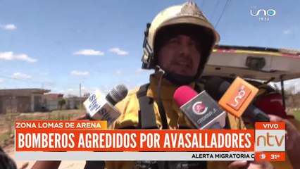 Bomberos fueron agredidos por los avasalladores y lograron controlar el fuego
