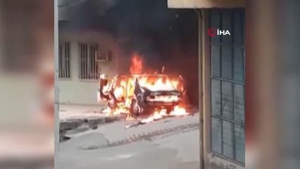 Park halindeki otomobil alev topuna döndü