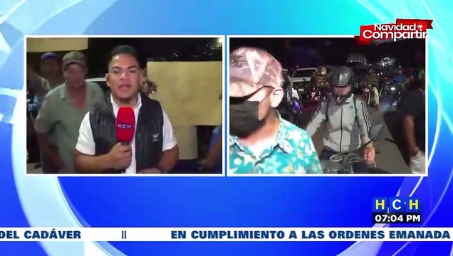 Por falta de agua potable vecinos de la col. Los Pinos y de la col. Villa Nueva se toman la salida al oriente del país