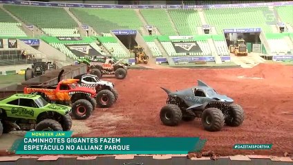 Caminhões gigantes fazem espetáculo no Allianz Parque