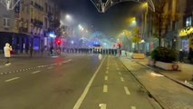 Polícia belga dispersa adeptos em Bruxelas com canhões de água e gás