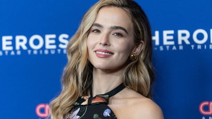 „Weihnachtsgeschenke von Tiffany“: DAHER kennt man Schauspielerin Zoey Deutch
