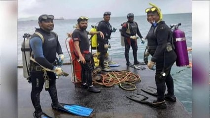 Paria Lead Breaks Down On Stand