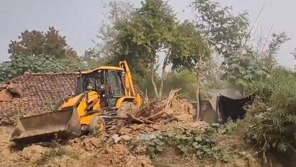 त्योंथर: ग्राम पंचायत सोनौरी में चला प्रशासन का बुलडोजर, हटाया गया अतिक्रमण