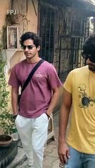 Download Video: Shahid Kapoor, Ishaan Khatter are all smiles as they pose with fans for selfies in Bandra