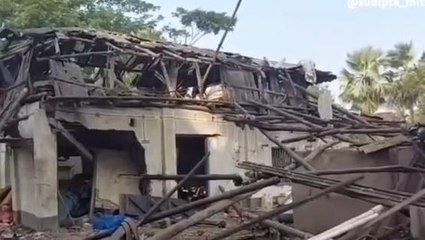 ঝাড়গ্রাম: ভূপতিনগরে বোমা বিস্ফোরণের ঘটনায় রাজনৈতিক চর্চা তুঙ্গে !