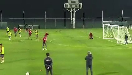 Galatasaraylı Metehan'dan antrenmanda enfes gol