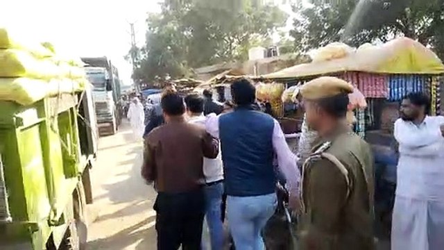 एसीबी से की धक्का-मुक्की...पुलिस ने की पिटाई
