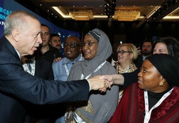 Arnavutluk Başbakanı Edi Rama, TRT World FORUM'a katıldı (1)
