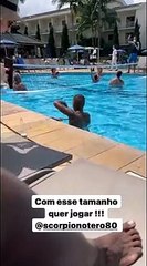 Jô e Otero ignoram pandemia e vão a resort em dia de folga