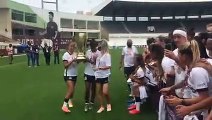 Jogadoras do Corinthians levantam o troféu do Campeonato Paulista Feminino