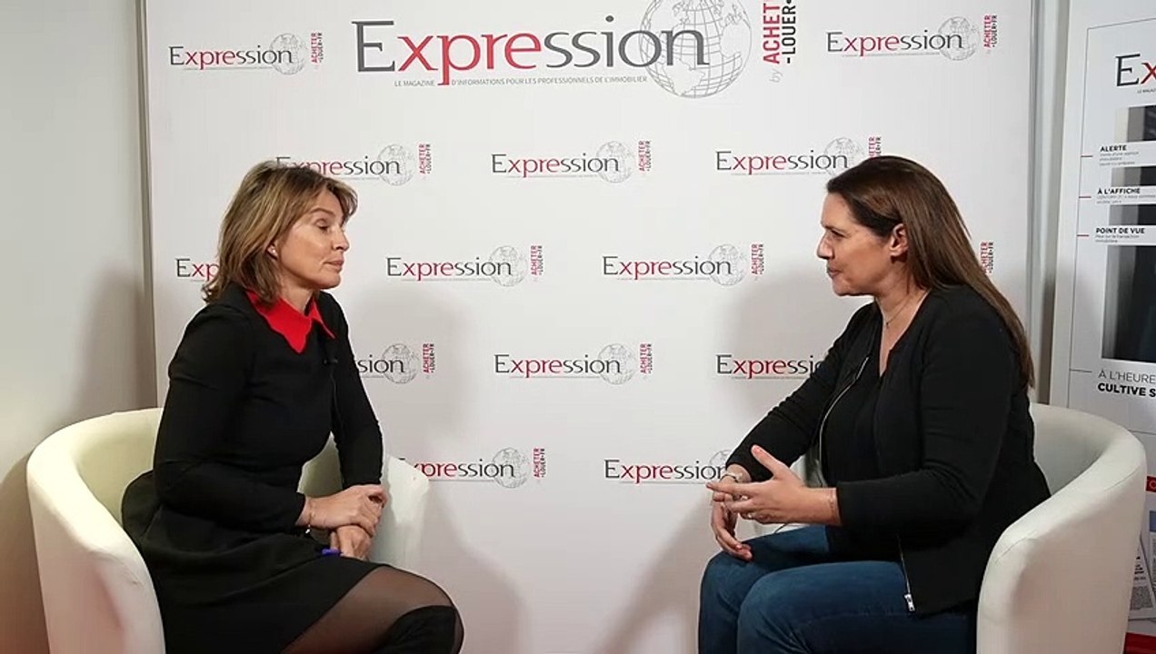 Salon FNAIM 2022 - Interview de Delphine Herman Présidente Fondatrice de HOMELYOO réalisée par Stéphanie de Muru