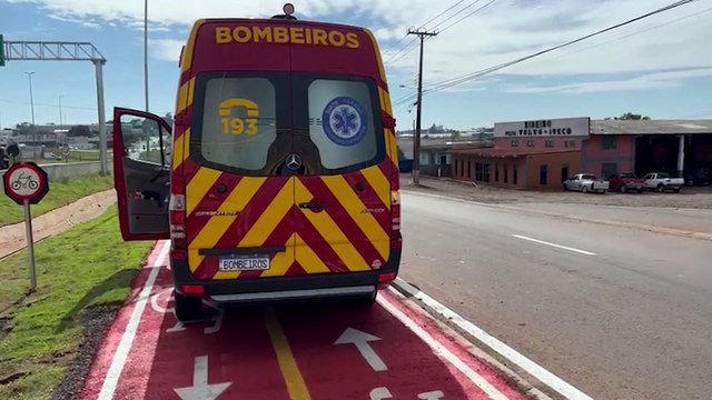 Colisão entre moto e patinete deixa motociclista ferido nas margens da BR-277