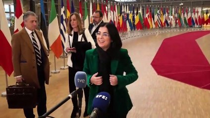 Carolina Darias dice que hay que esperar para quitar la obligatoriedad de la mascarilla en el transporte público